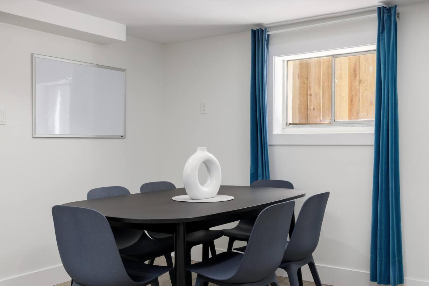 Holiday home Cozy Bsmt Near Ubc, Kits, And Dt Vancouver