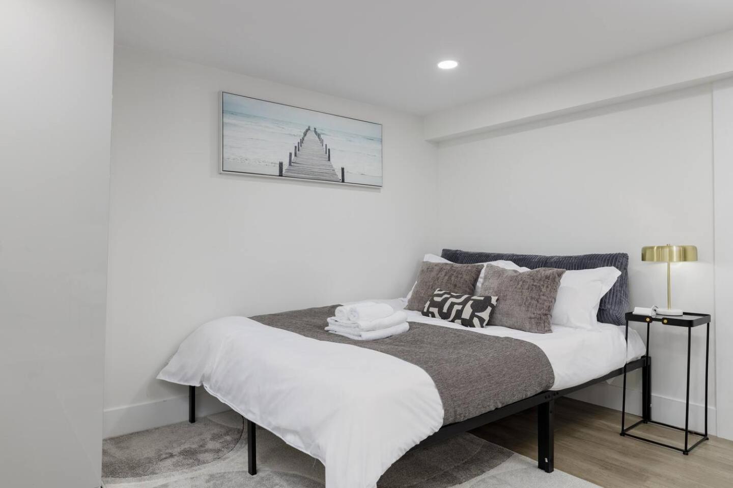 Cozy Bsmt Near Ubc, Kits, And Dt Vancouver