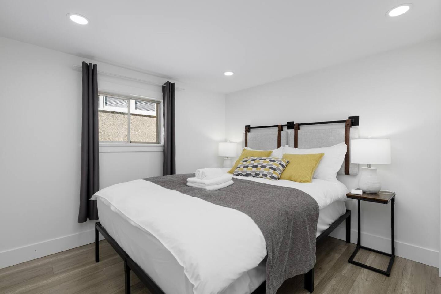 Holiday home Cozy Bsmt Near Ubc, Kits, And Dt