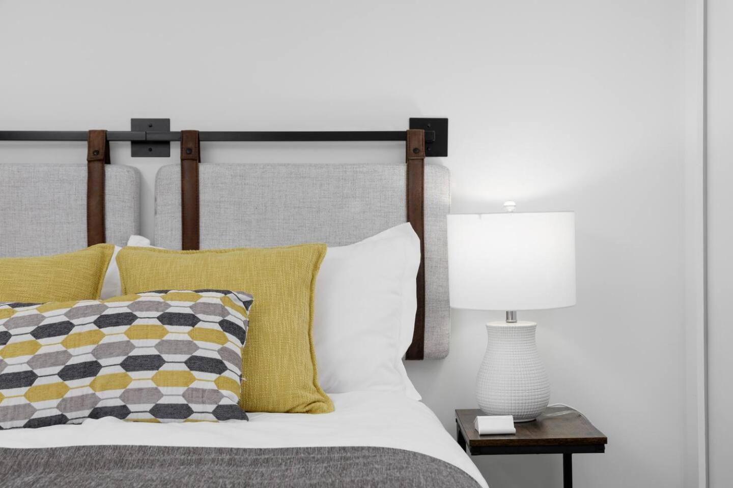 Cozy Bsmt Near Ubc, Kits, And Dt