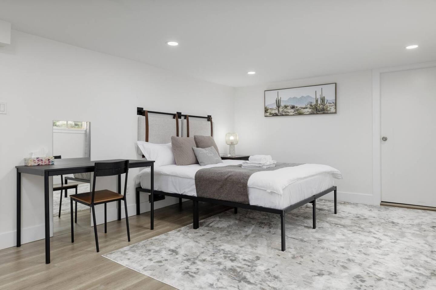Cozy Bsmt Near Ubc, Kits, And Dt